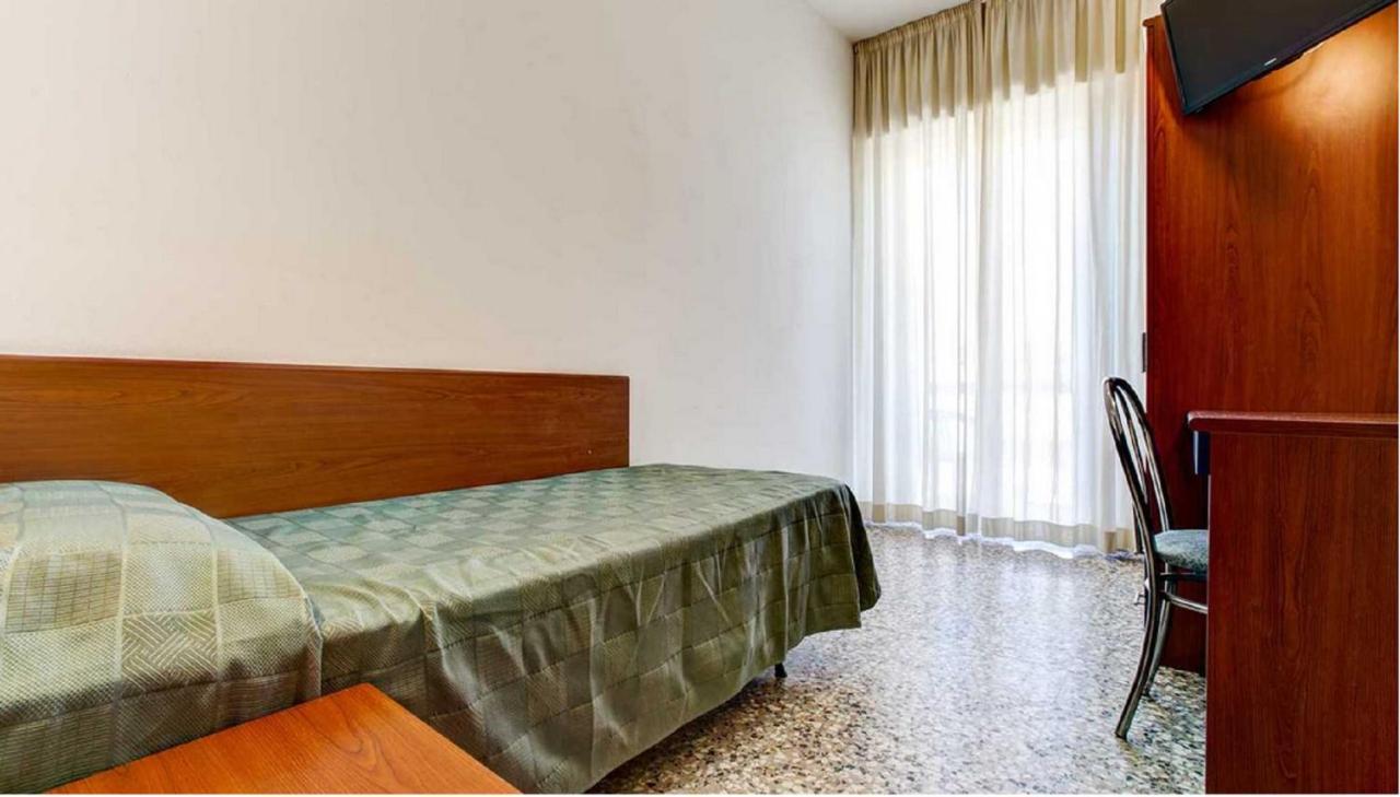 רימיני Hotel Atlas מראה חיצוני תמונה