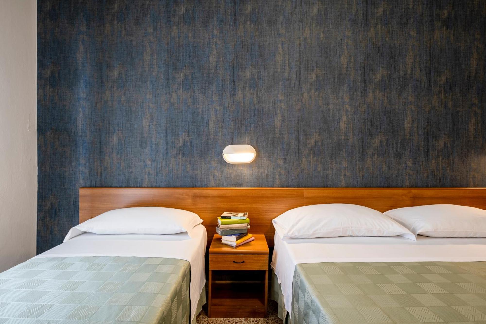רימיני Hotel Atlas מראה חיצוני תמונה