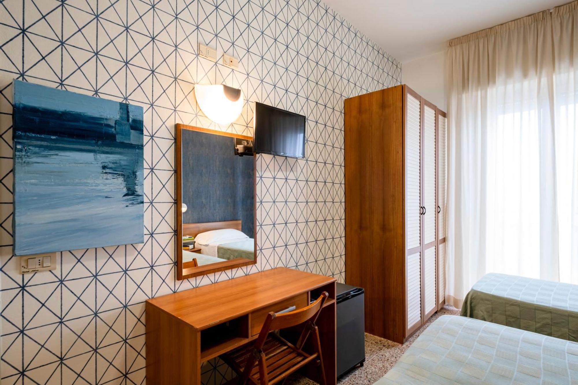 רימיני Hotel Atlas מראה חיצוני תמונה