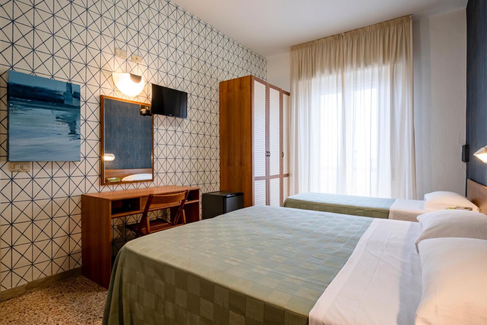 רימיני Hotel Atlas מראה חיצוני תמונה