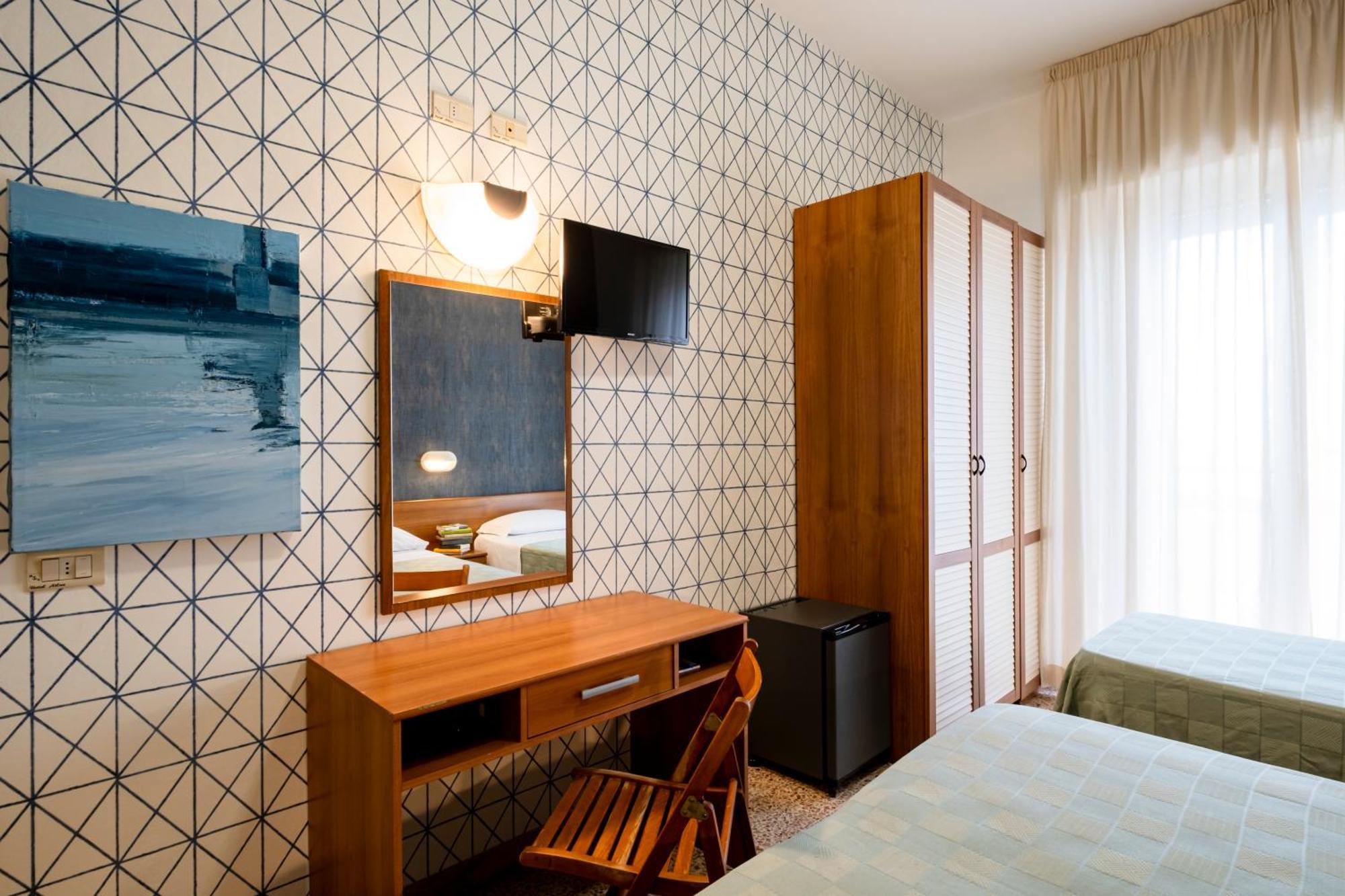 רימיני Hotel Atlas מראה חיצוני תמונה