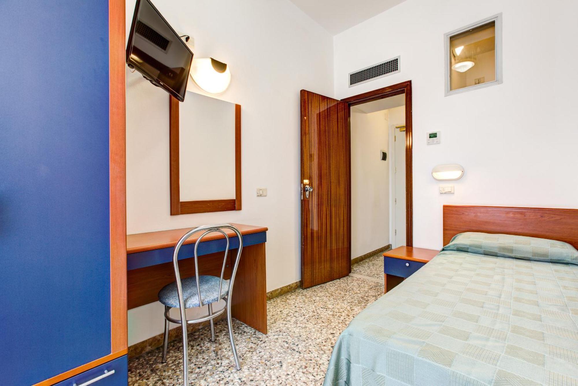 רימיני Hotel Atlas מראה חיצוני תמונה