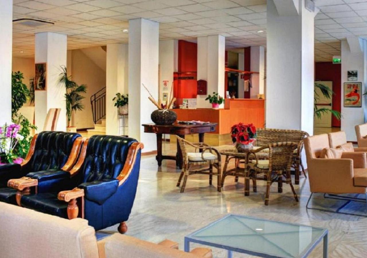רימיני Hotel Atlas מראה חיצוני תמונה